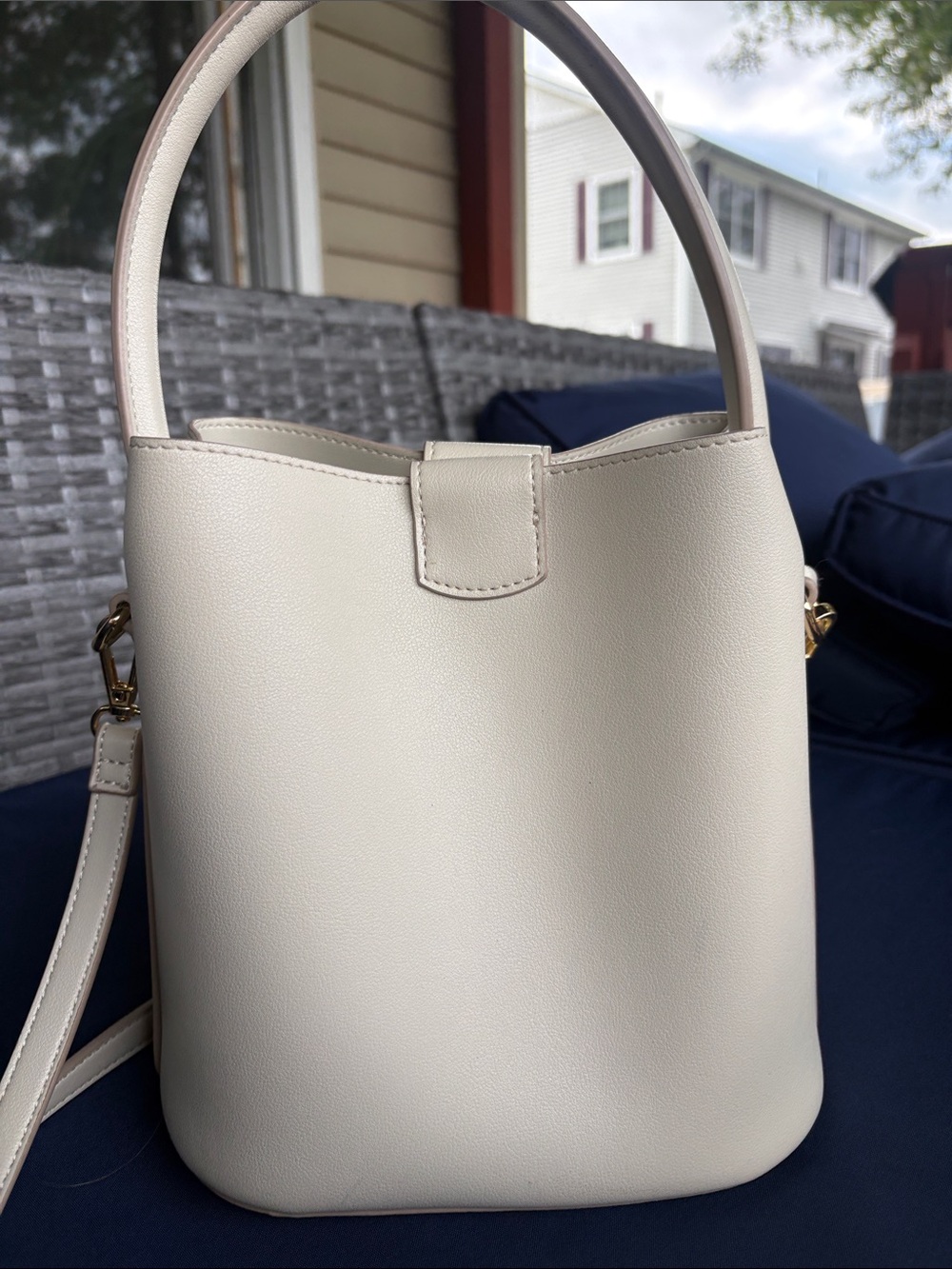 Nanette Lepore Cream Pebble-Texture Bucket Shoulder Bag - Picture 4 of 7